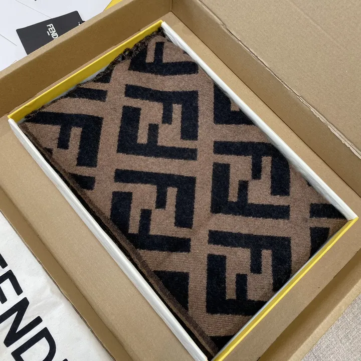 スーパーコピー フェンディ マフラー