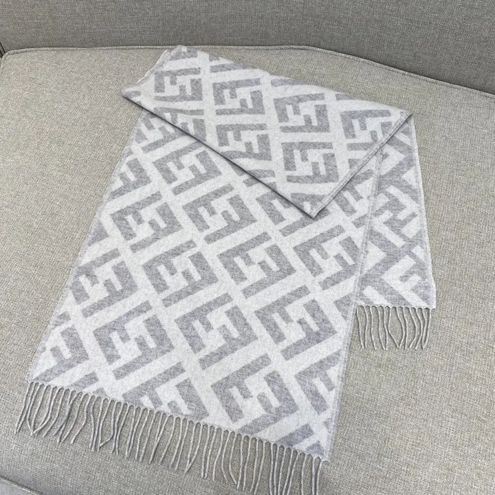 スーパーコピー フェンディ マフラー