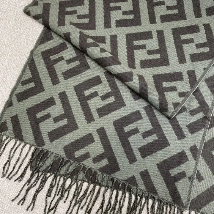 スーパーコピー フェンディ マフラー