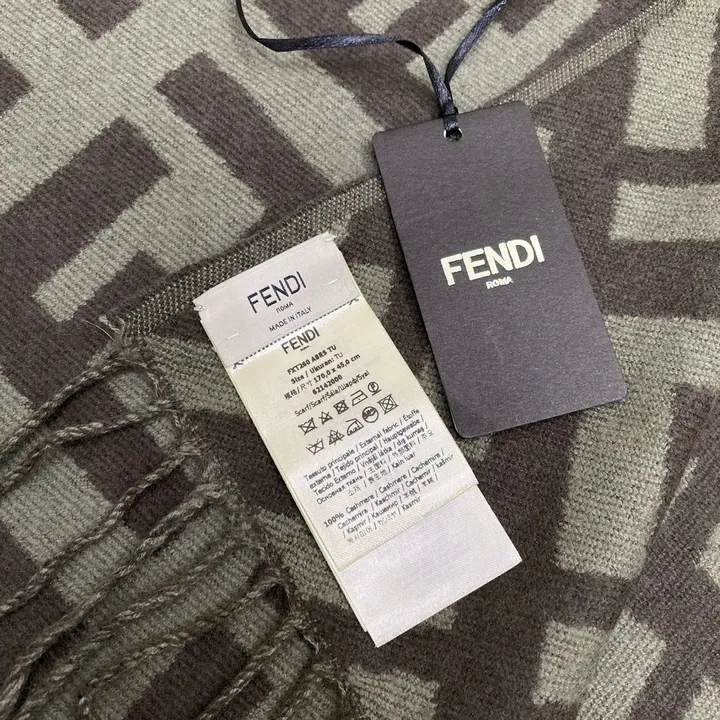 スーパーコピー フェンディ マフラー