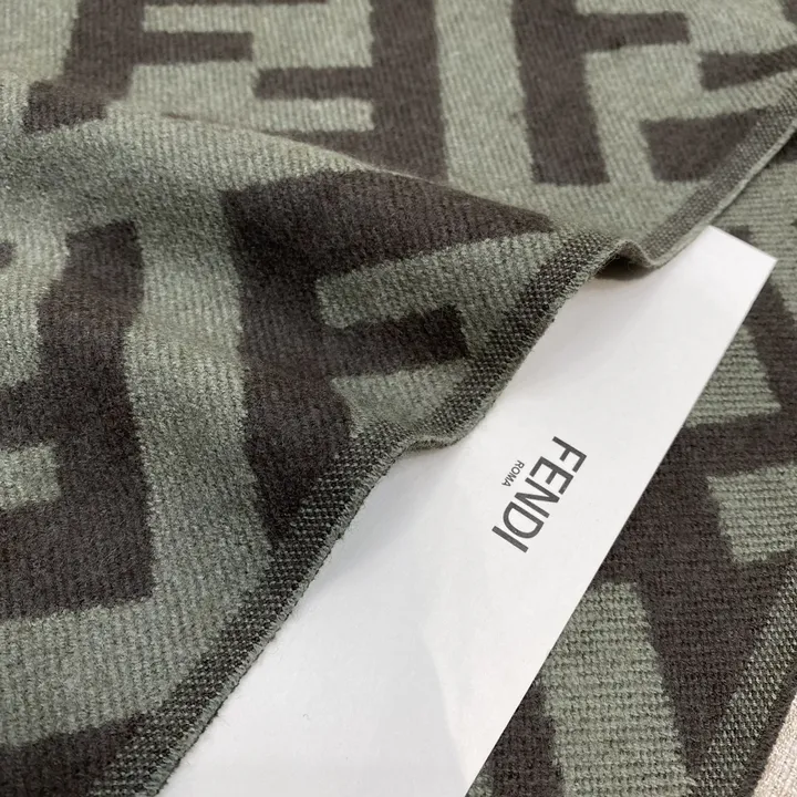 スーパーコピー フェンディ マフラー