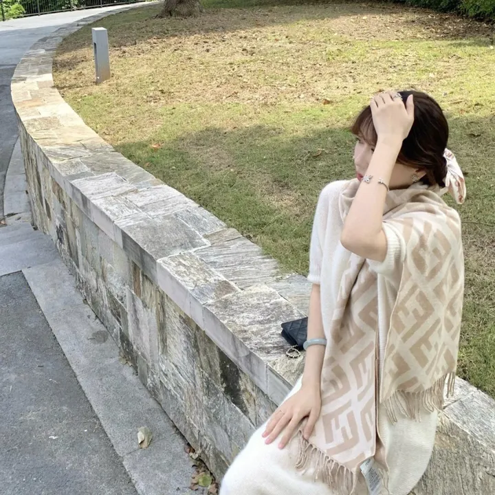 スーパーコピー フェンディ マフラー