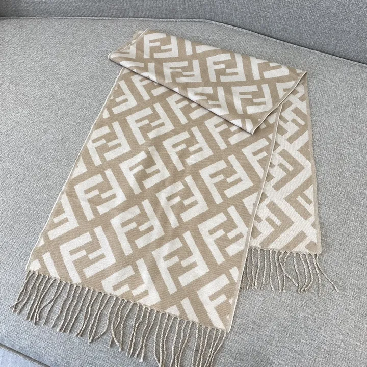 スーパーコピー フェンディ マフラー