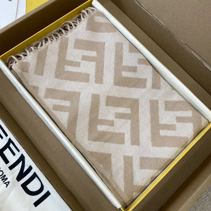 スーパーコピー フェンディ マフラー