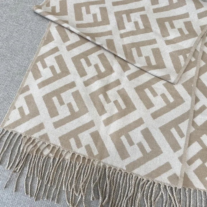 スーパーコピー フェンディ マフラー