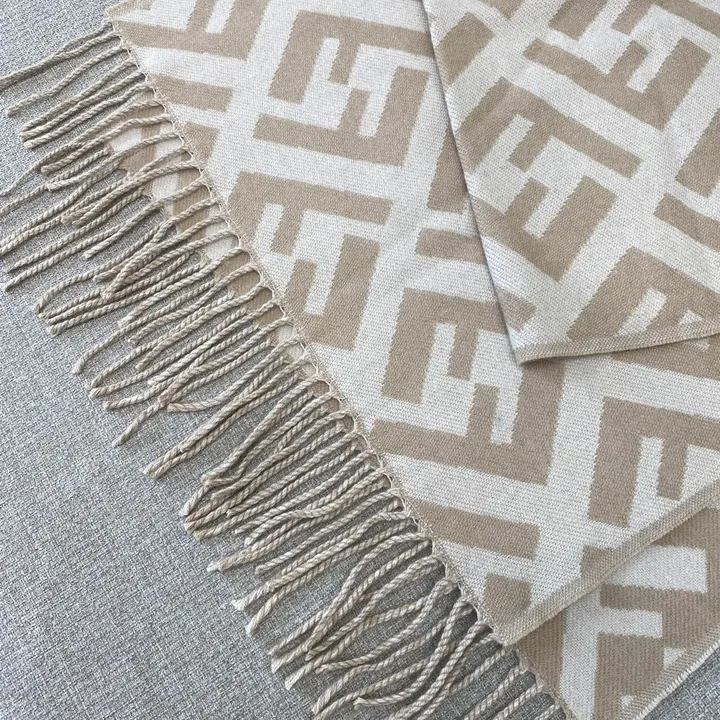 スーパーコピー フェンディ マフラー