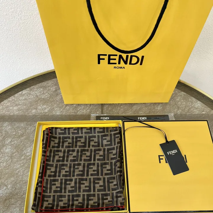 スーパーコピー フェンディ マフラー