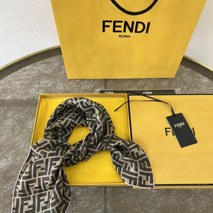 スーパーコピー フェンディ マフラー