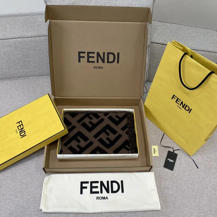 スーパーコピー フェンディ マフラー