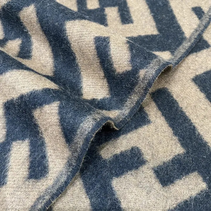 スーパーコピー フェンディ マフラー