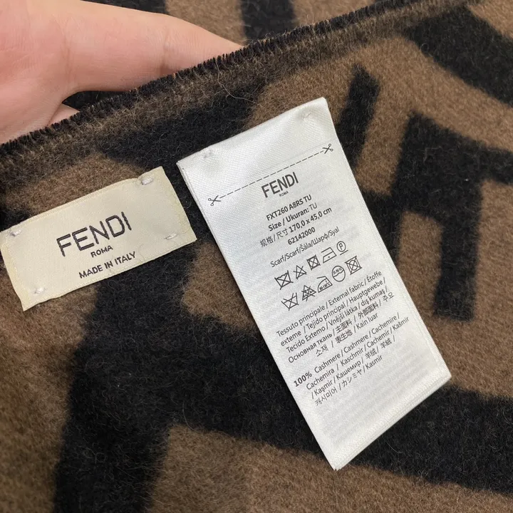 スーパーコピー フェンディ マフラー