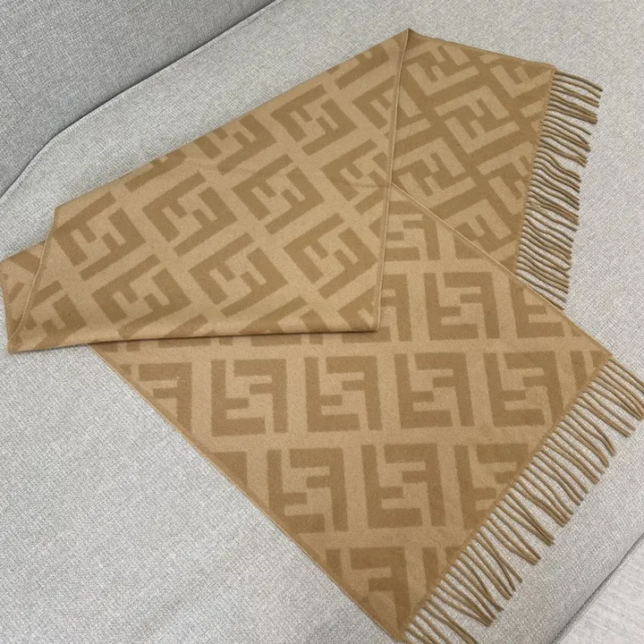 スーパーコピー フェンディ マフラー