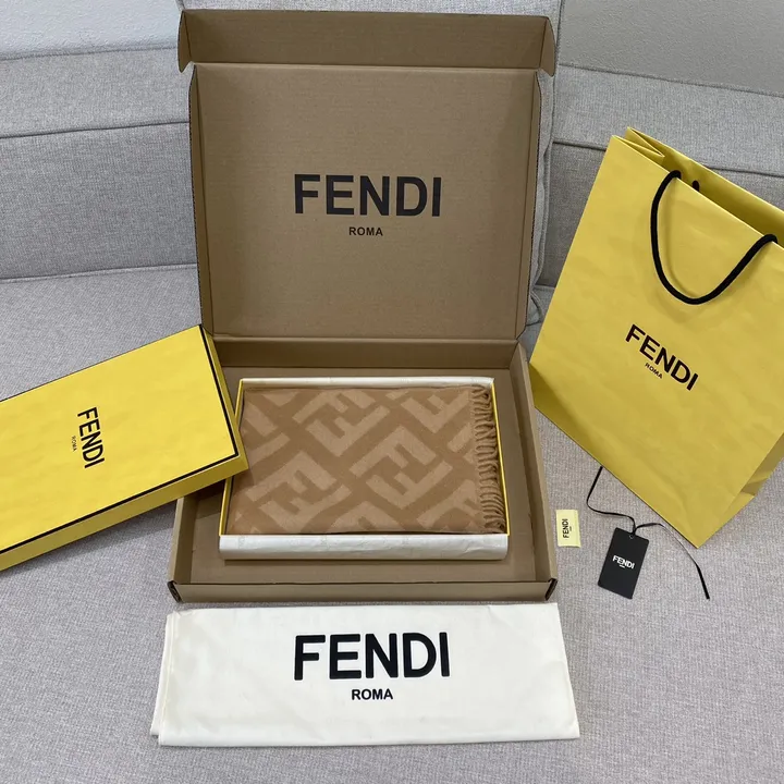 スーパーコピー フェンディ マフラー