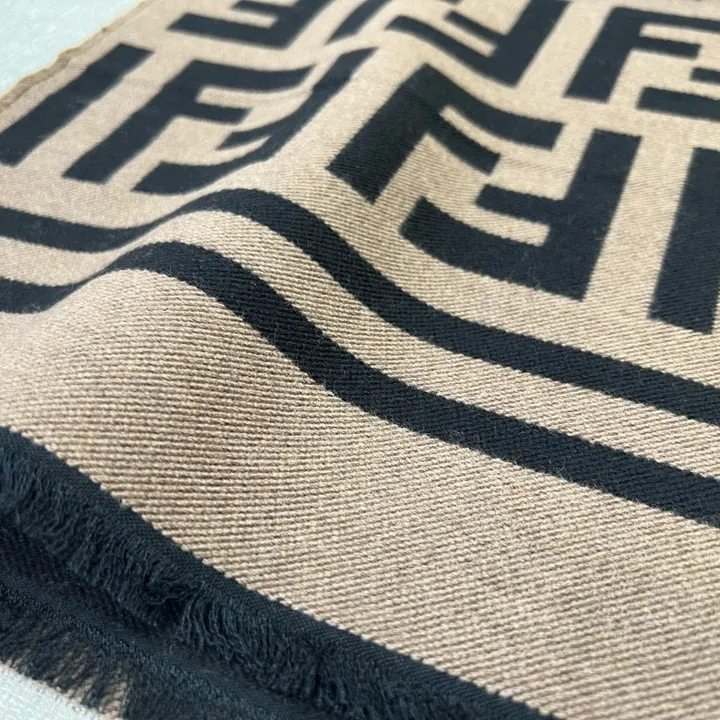 スーパーコピー フェンディ マフラー