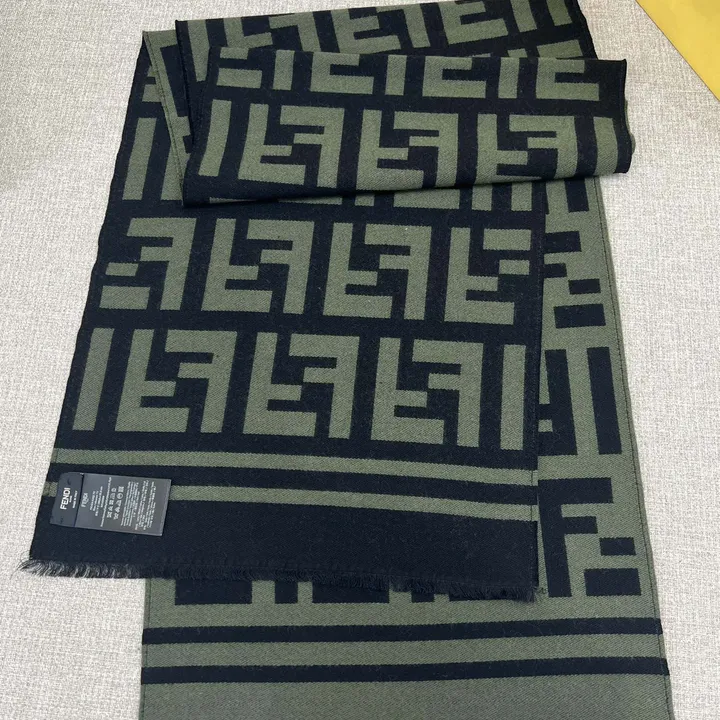 スーパーコピー フェンディ マフラー