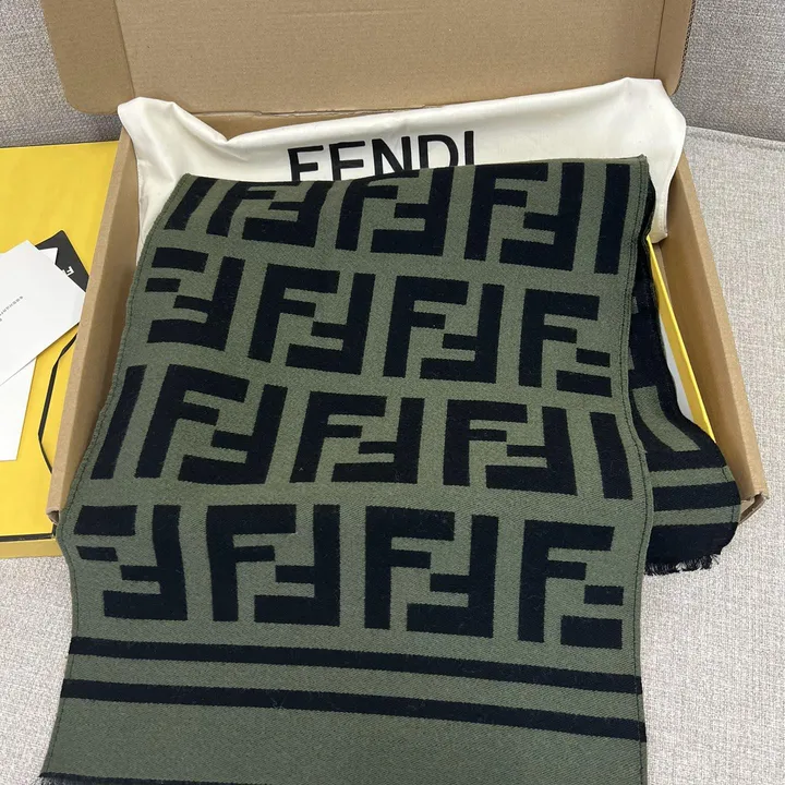 スーパーコピー フェンディ マフラー