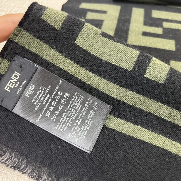 スーパーコピー フェンディ マフラー