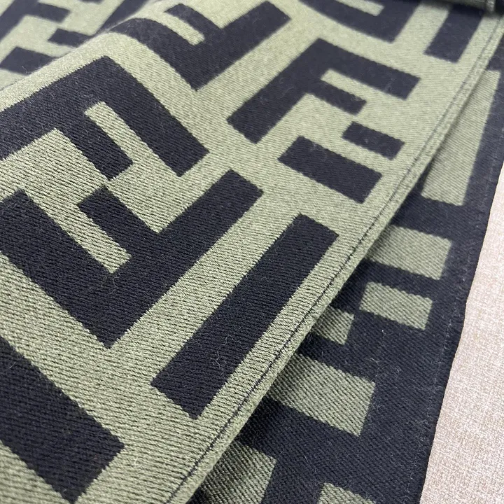 スーパーコピー フェンディ マフラー