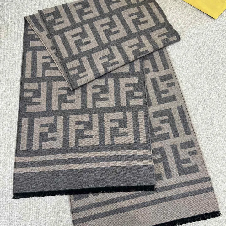 スーパーコピー フェンディ マフラー