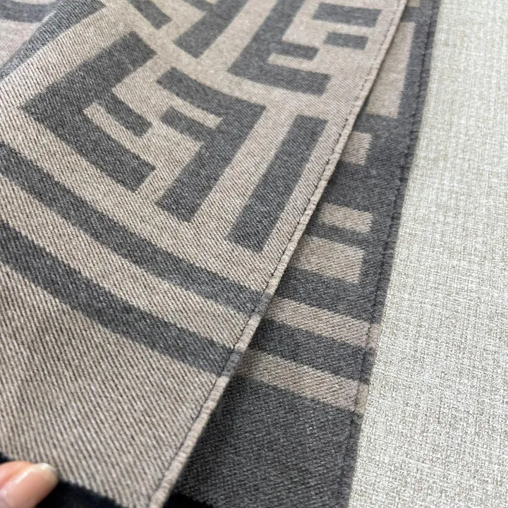 スーパーコピー フェンディ マフラー