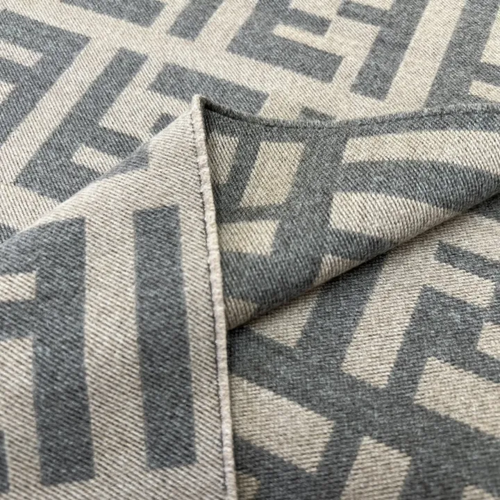 スーパーコピー フェンディ マフラー