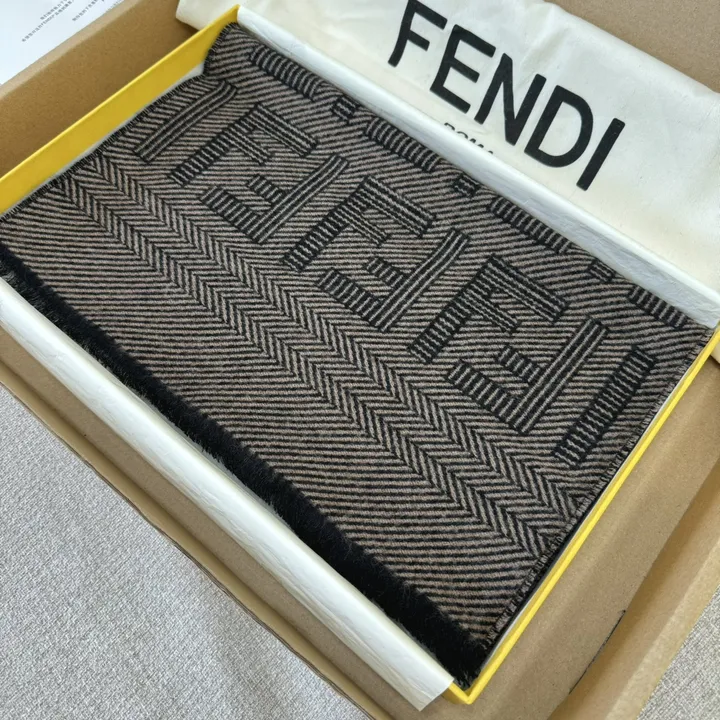 スーパーコピー フェンディ マフラー