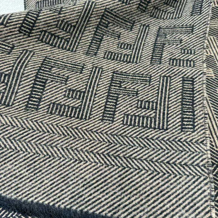 スーパーコピー フェンディ マフラー