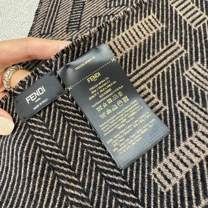 スーパーコピー フェンディ マフラー