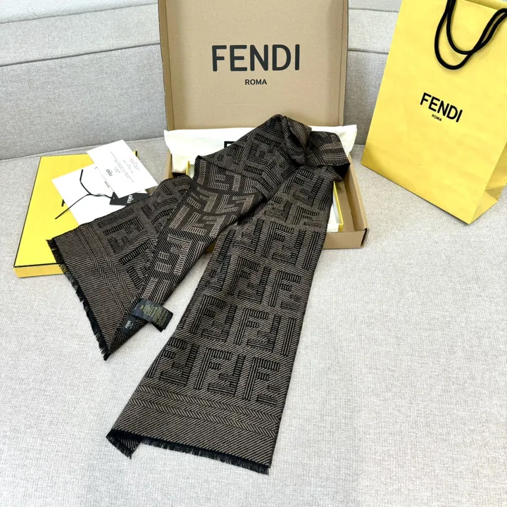 スーパーコピー フェンディ マフラー