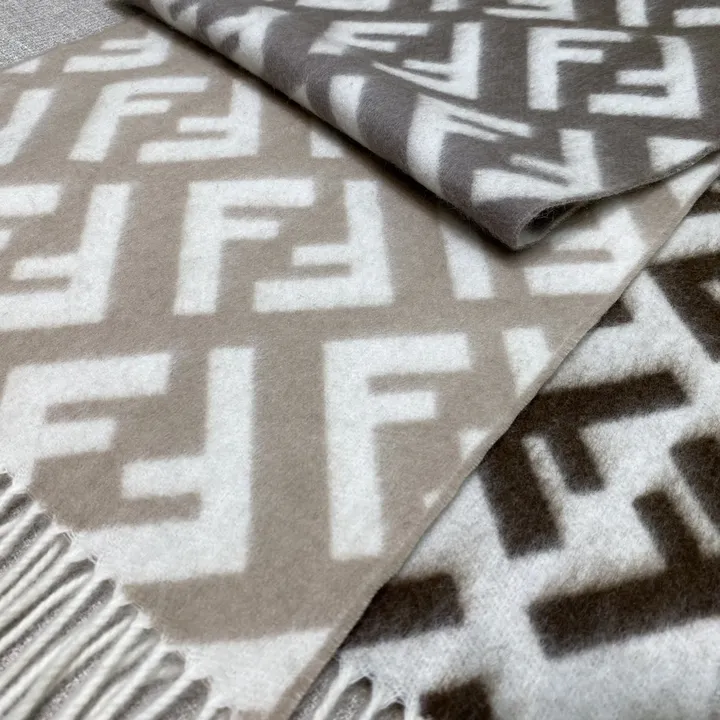 スーパーコピー フェンディ マフラー