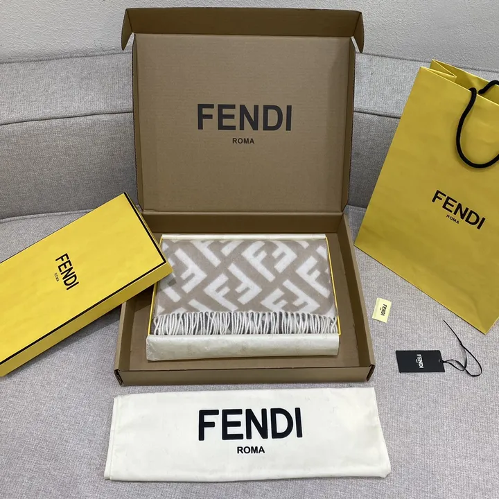 スーパーコピー フェンディ マフラー