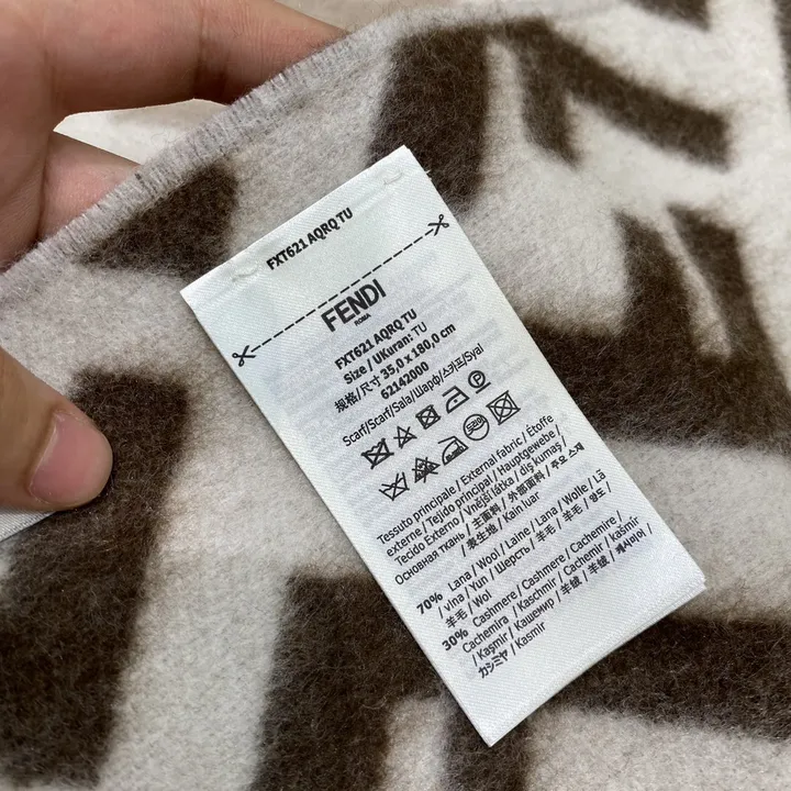 スーパーコピー フェンディ マフラー