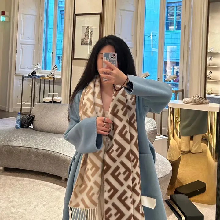 スーパーコピー フェンディ マフラー