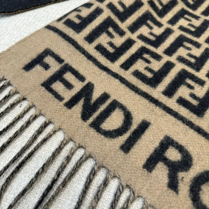 スーパーコピー フェンディ マフラー