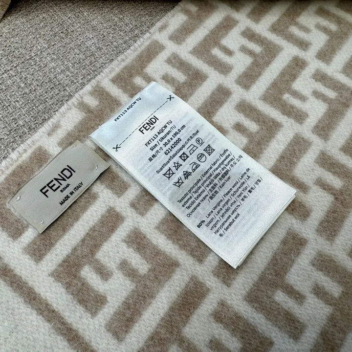 スーパーコピー フェンディ マフラー