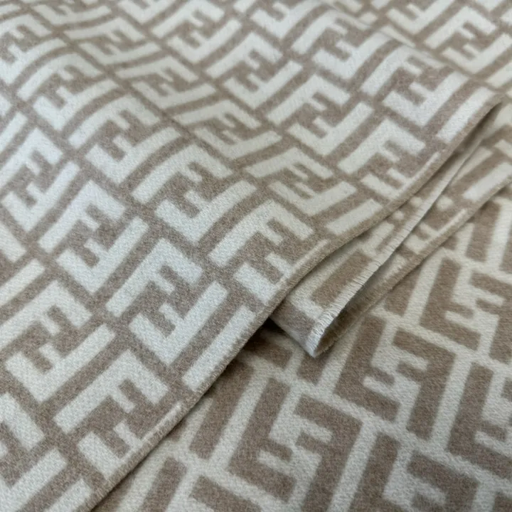 スーパーコピー フェンディ マフラー