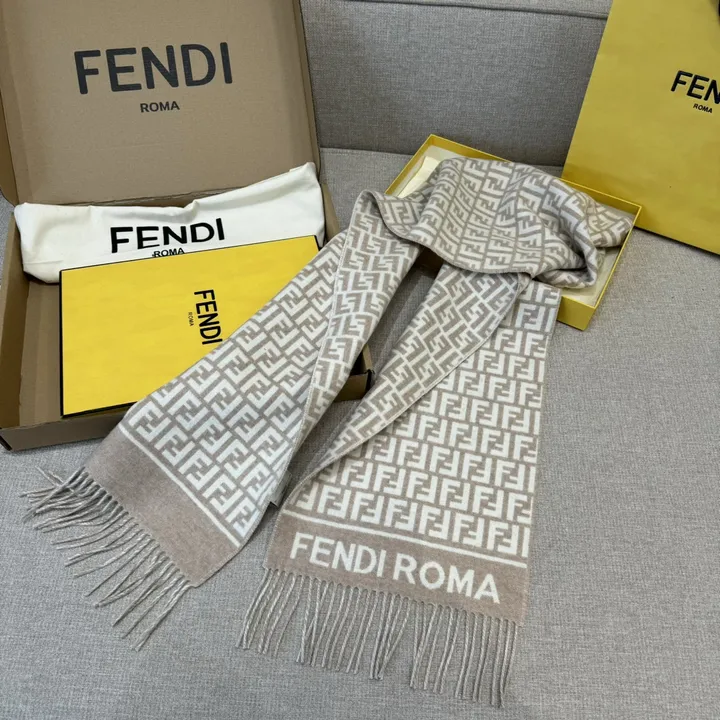 スーパーコピー フェンディ マフラー