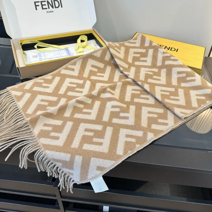 スーパーコピー フェンディ マフラー