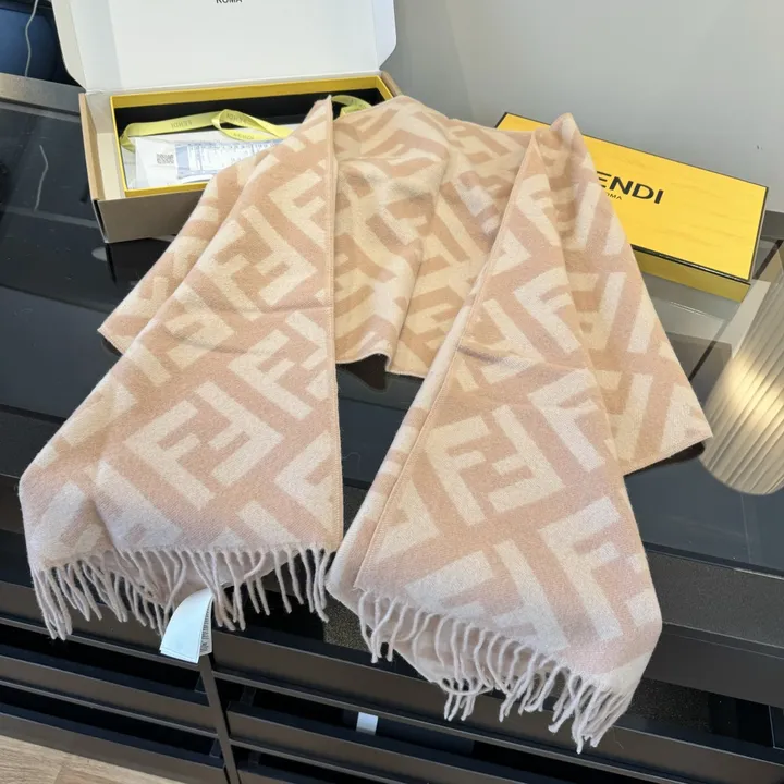 スーパーコピー フェンディ マフラー