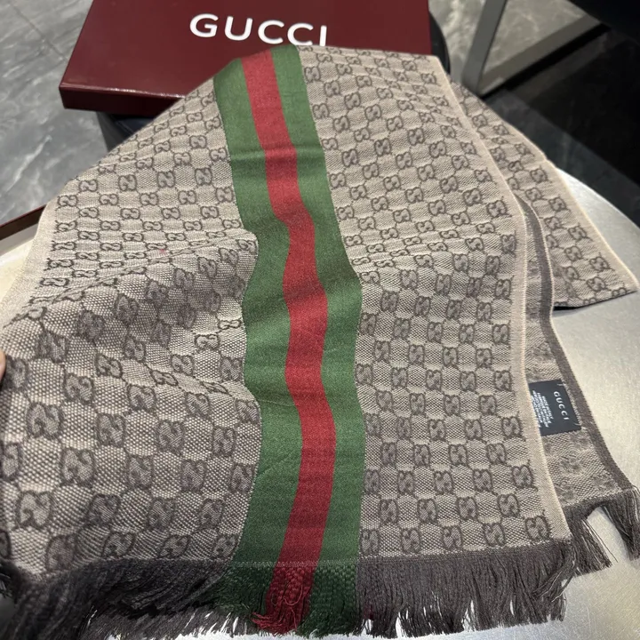 スーパーコピー グッチ マフラー