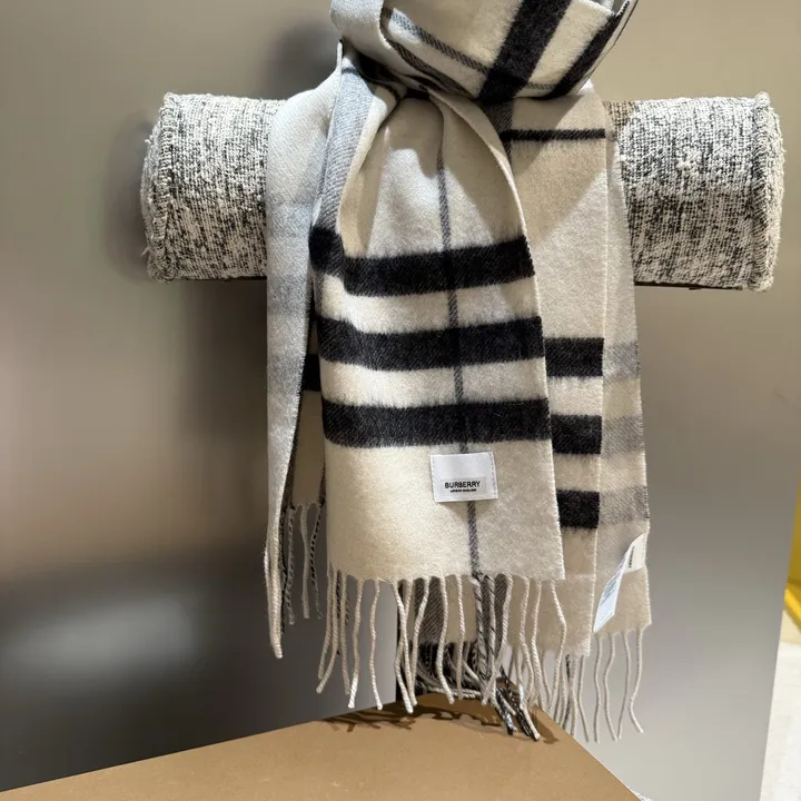 スーパーコピー バーバリー ス マフラー