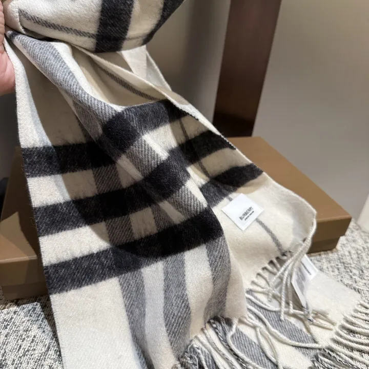 スーパーコピー バーバリー ス マフラー