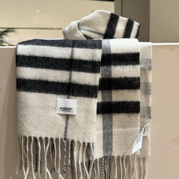 スーパーコピー バーバリー ス マフラー