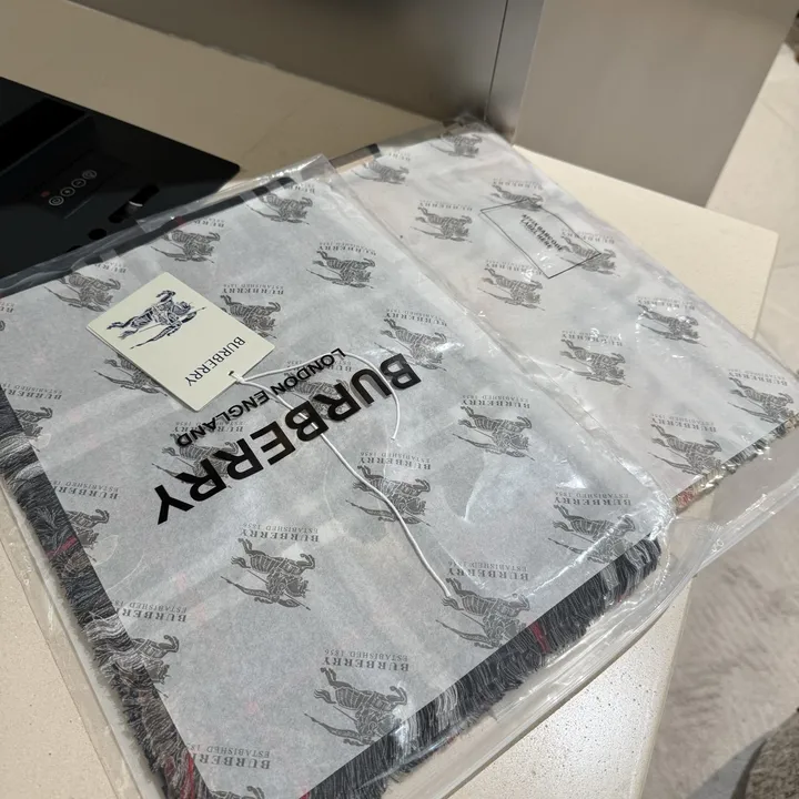 スーパーコピー バーバリー ス マフラー