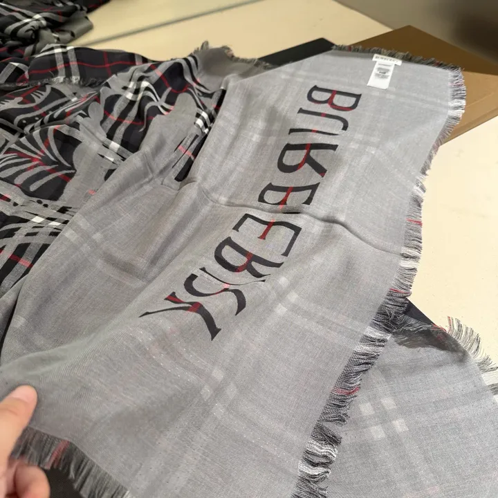 スーパーコピー バーバリー ス マフラー