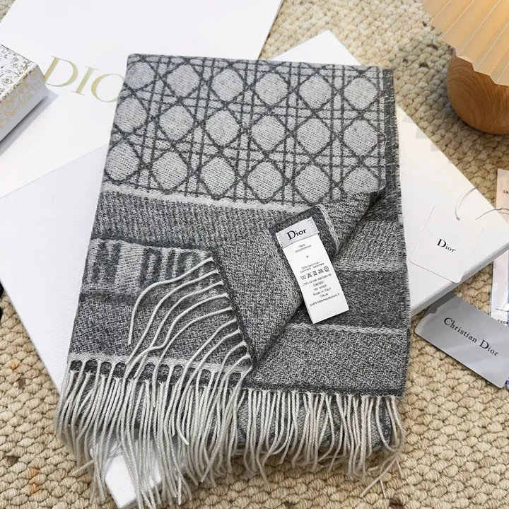 スーパーコピー ディオール マフラー