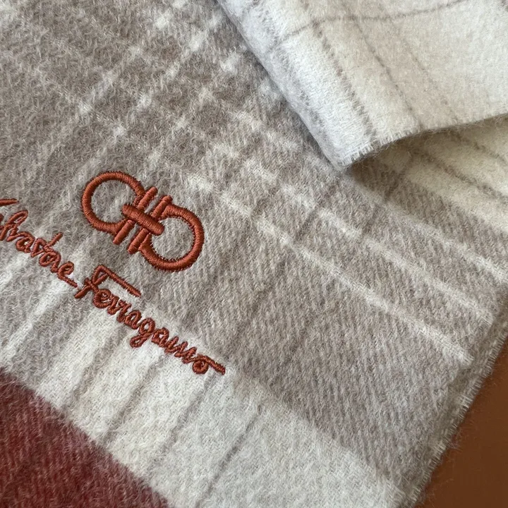 スーパーコピー フェラガモ マフラー