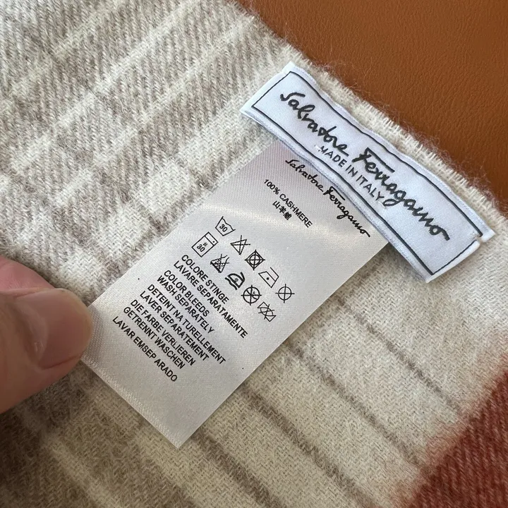 スーパーコピー フェラガモ マフラー