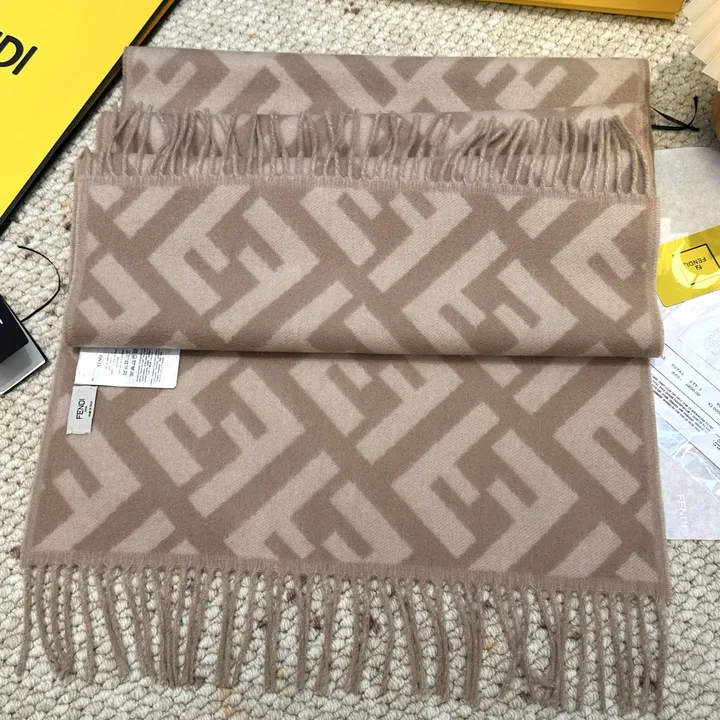 スーパーコピー フェンディ マフラー