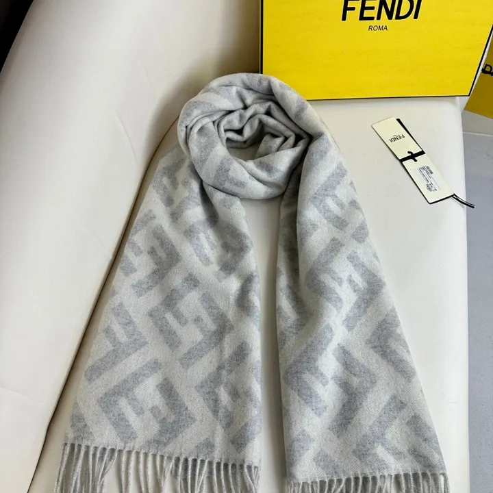 スーパーコピー フェンディ マフラー